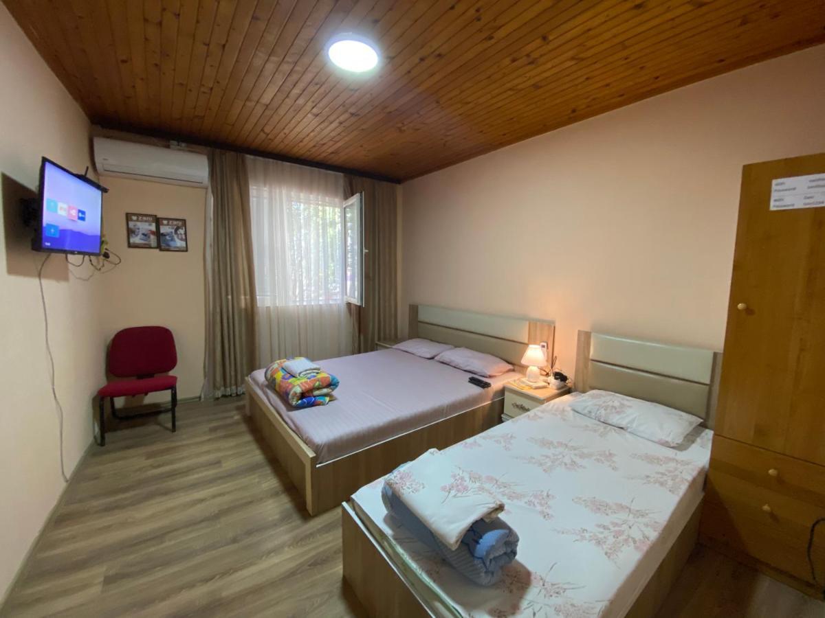 Zani Hostel プリズレン エクステリア 写真