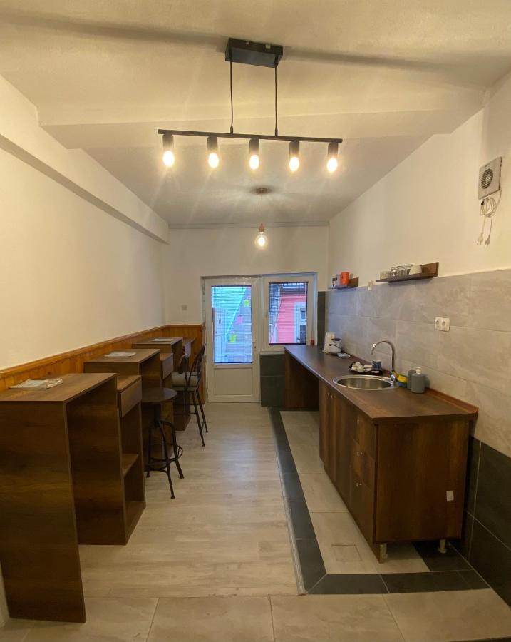 Zani Hostel プリズレン エクステリア 写真