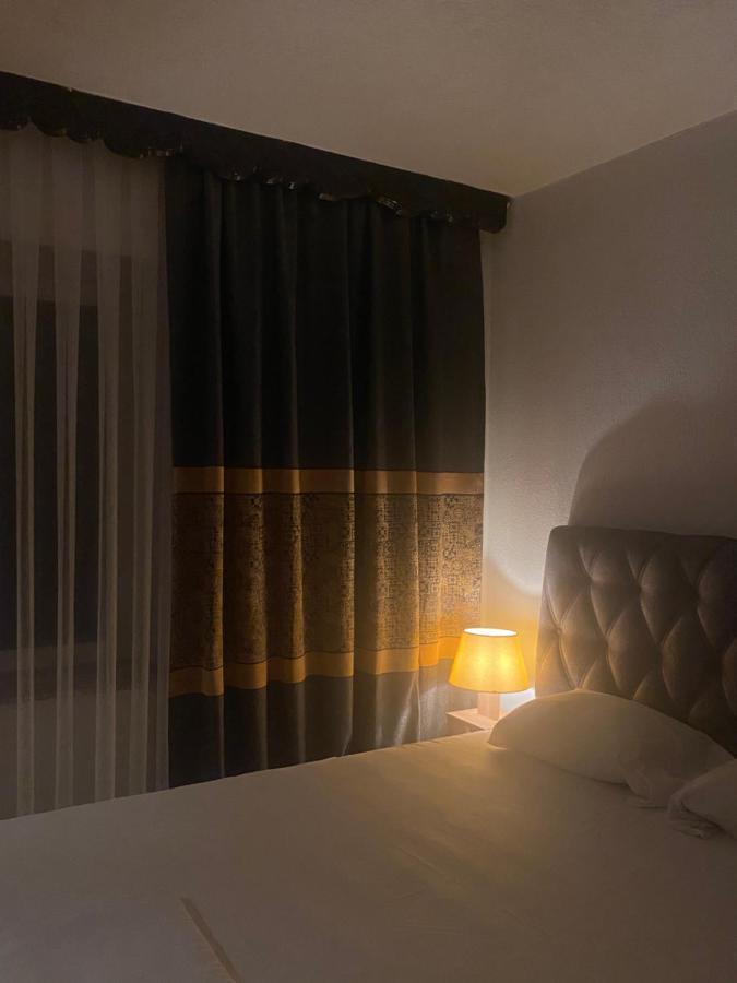Zani Hostel プリズレン エクステリア 写真
